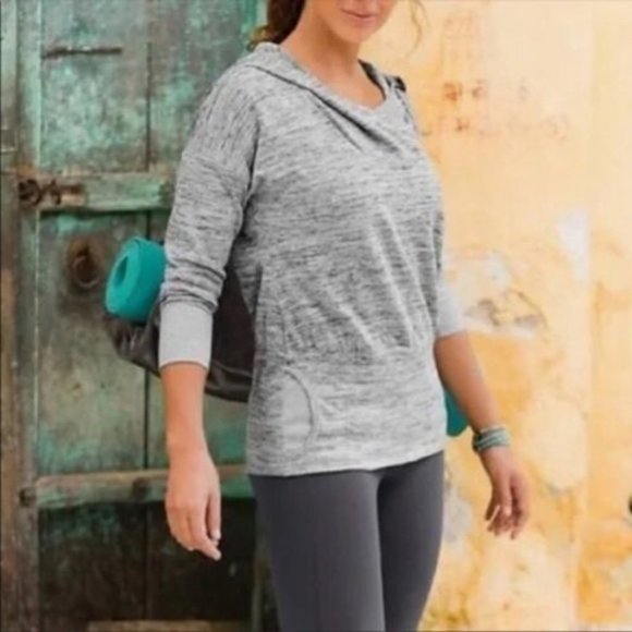 ATHLETA Batwing Robin Heather Gray Pullover Hood Sweater Sweatshirt Womens XXS - Picture 1 of 11